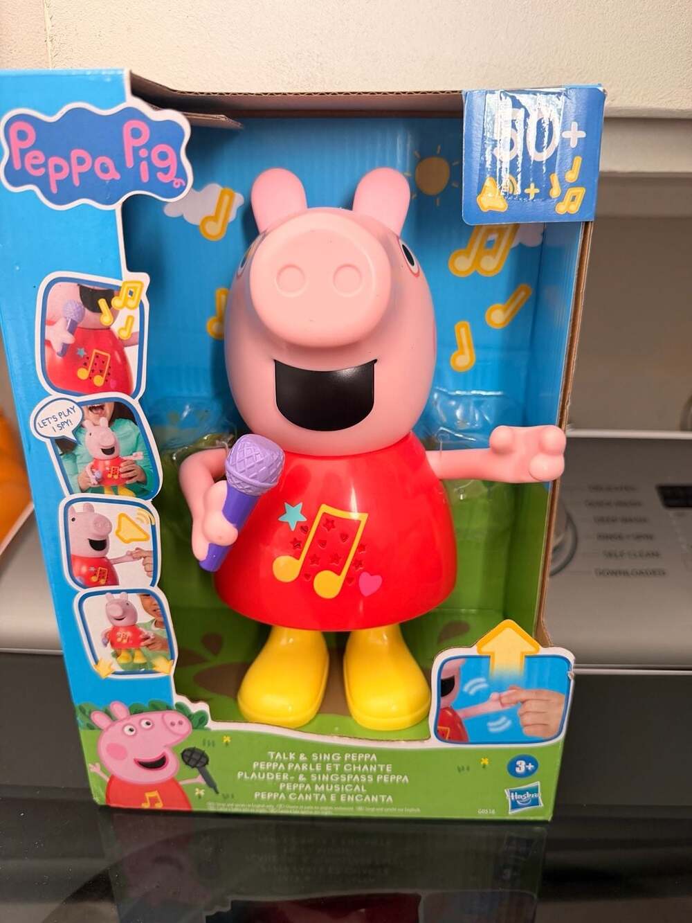 Peppa Pig Talk & Sing Peppa Action Figure
